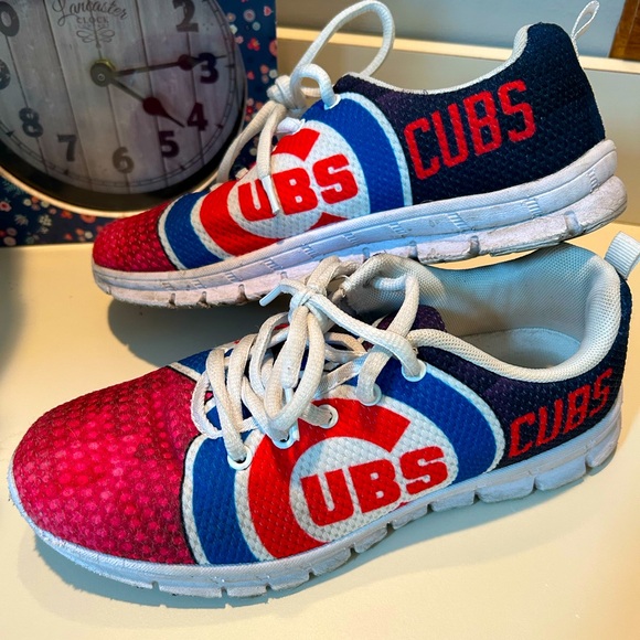 Chicago Cubs Sneakers Size Women 5 Men 7 Unisex - Picture 1 of 6